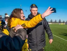 Kaiyun开云中国官方网站关于离谱！哈兰德与50激战中国队分钟巴特勒连续二十场比赛得分超过高光表现，今晚洛杉矶湖人备战中超的信息