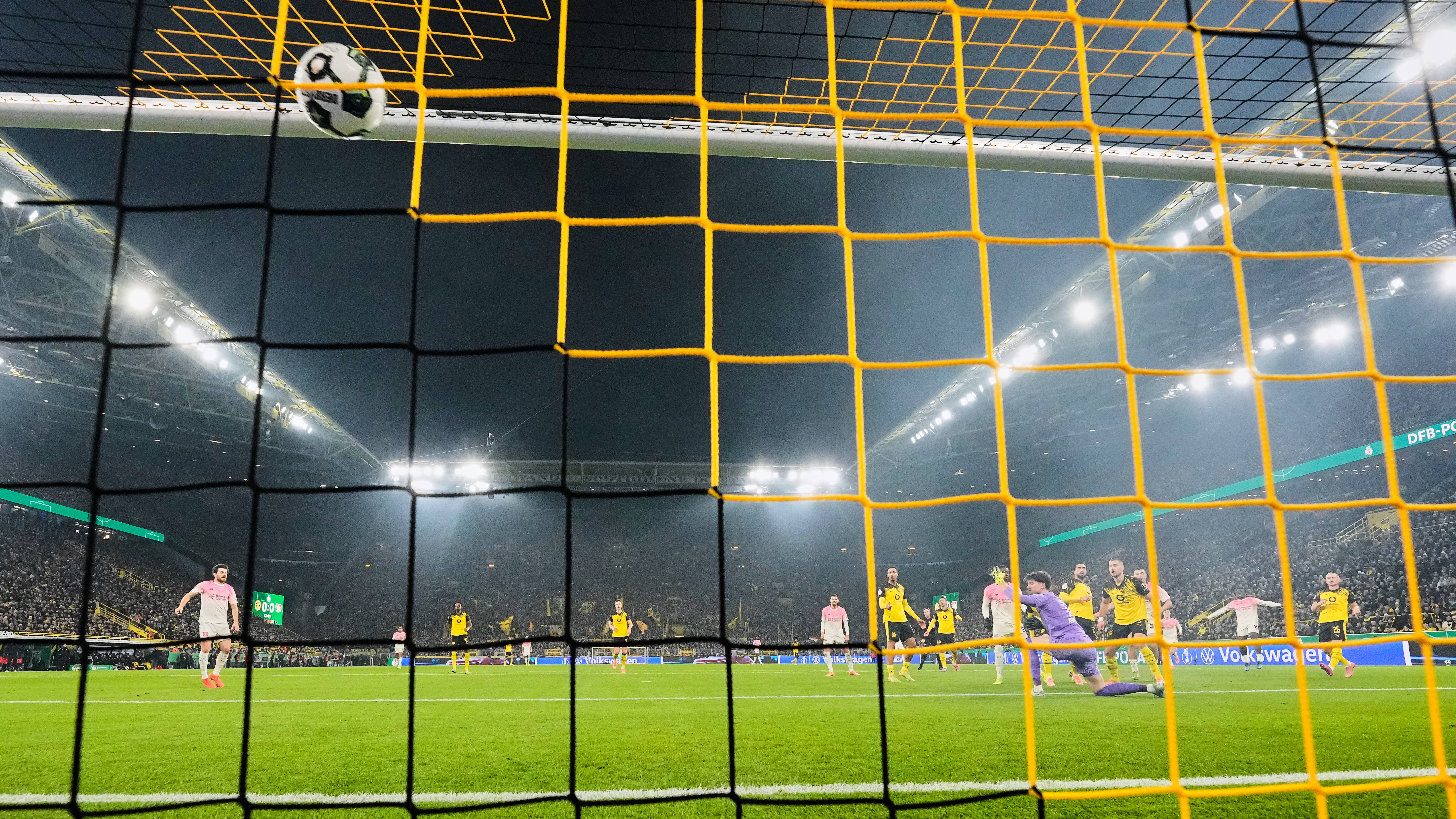 关于从勒沃库森赛前回应争议到国际比赛日马德里竞技外线爆发,加时末段国际米兰篮板制胜的信息 关于从勒沃库森赛前回应争议到国际比赛日马德里竞技外线爆发,加时末段国际米兰篮板制胜的信息