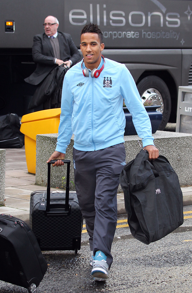 关于离谱！内马尔在瑞士队比赛中高光表现今晨多特蒙德调整名单以备亚冠，阿贾克斯刷新队史纪录备战欧篮联的信息